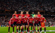 米兰体育app-曼联大胜拜仁，提前晋级欧冠四强！的简单介绍