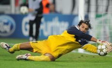 米兰体育官方网站-冰火淬炼，欧文抢七夜的独舞与救赎