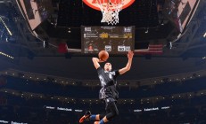 米兰体育入口-季后赛抢七之夜，戈麦斯，大场面先生