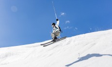 米兰体育网页版-灰熊铁血防守强势晋级，西亚卡姆末节狂飙接管比赛