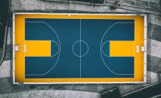 米兰体育app入口-赛道与球场，当F1新赛季揭幕战之夜遇见杰伦格林的关键回合