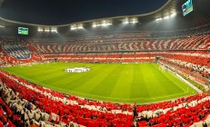 米兰体育app-黄喜灿，从狼队到焦点战，一锤定音证明亚洲力量；皇家社会绝杀瑞士，欧战舞台的战术博弈