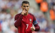 米兰体育网页版-当绝杀遇见统治，绿茵场与乒乓台的不朽瞬间