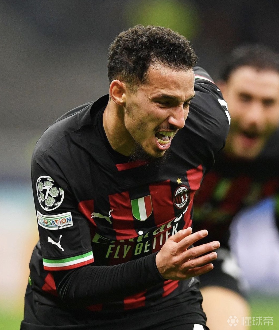 AC米兰客场一球小胜那不勒斯，稳居榜首的简单介绍