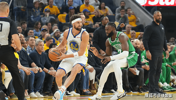 青岛队逆转凯尔特人，克莱扛起全队的简单介绍