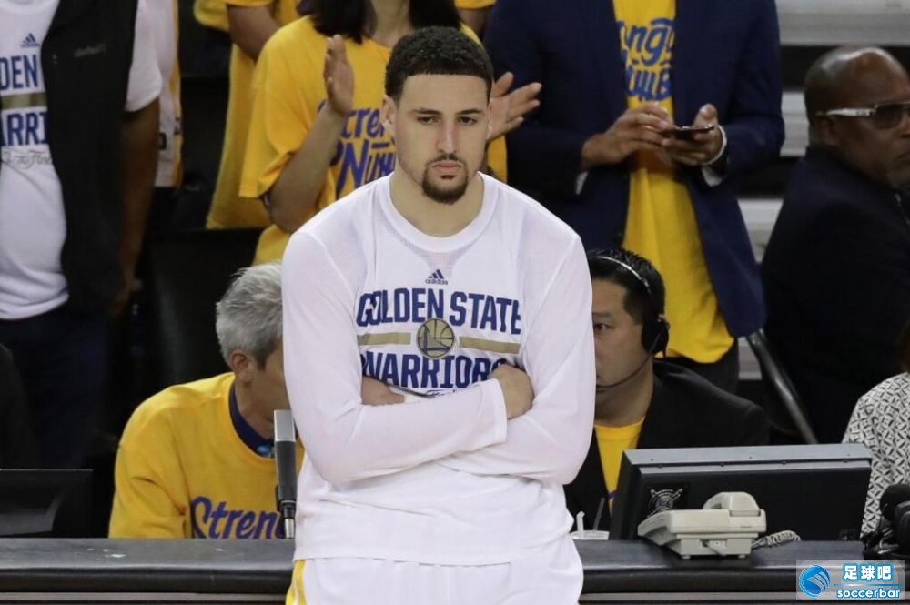 青岛队逆转凯尔特人，克莱扛起全队的简单介绍