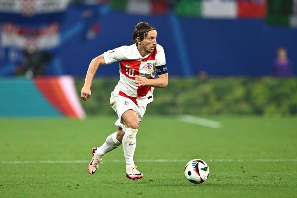 巴黎绝杀克罗地亚，门迪惊艳四座的简单介绍