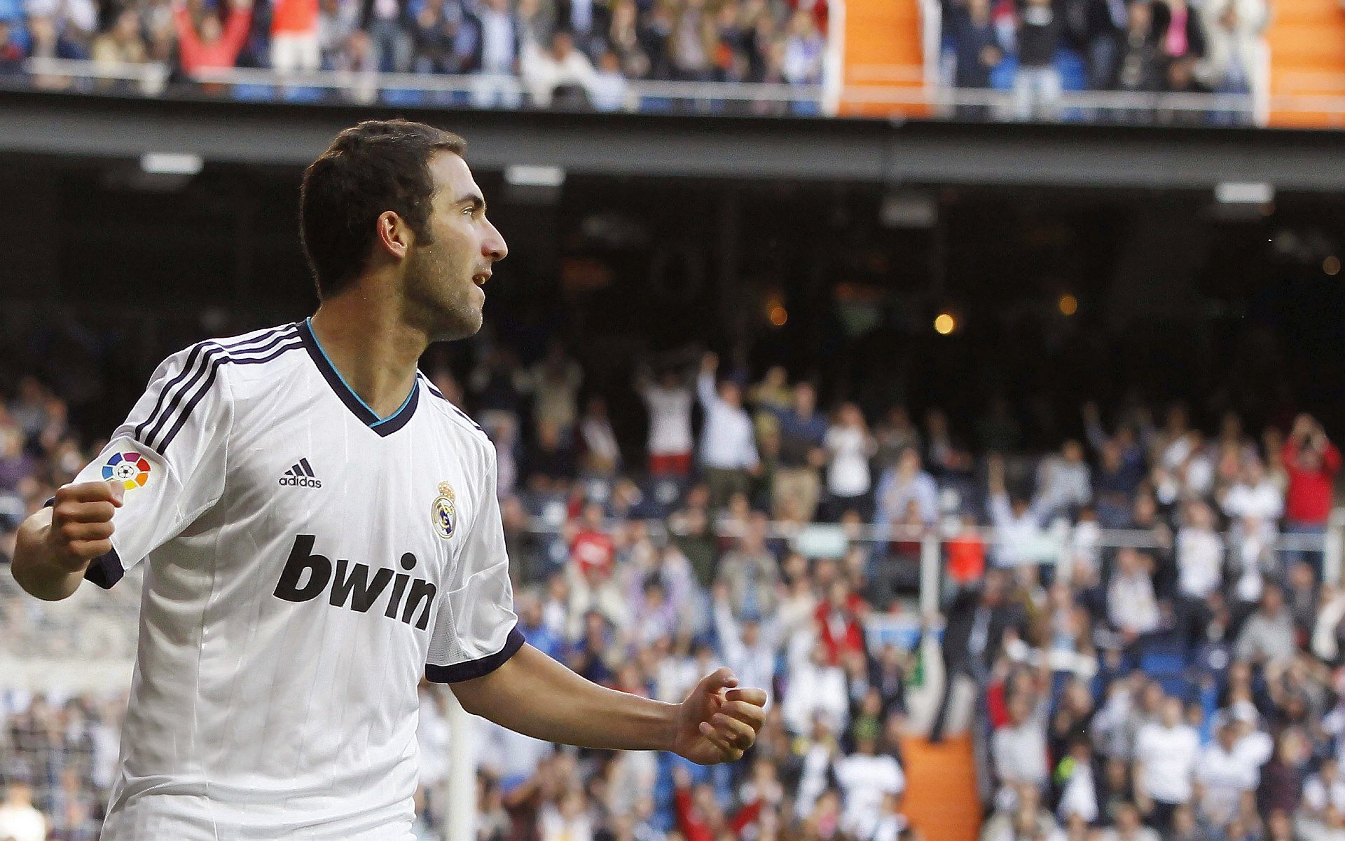 卡拉斯科一锤定音，莱比锡红牛强势攻克英格兰