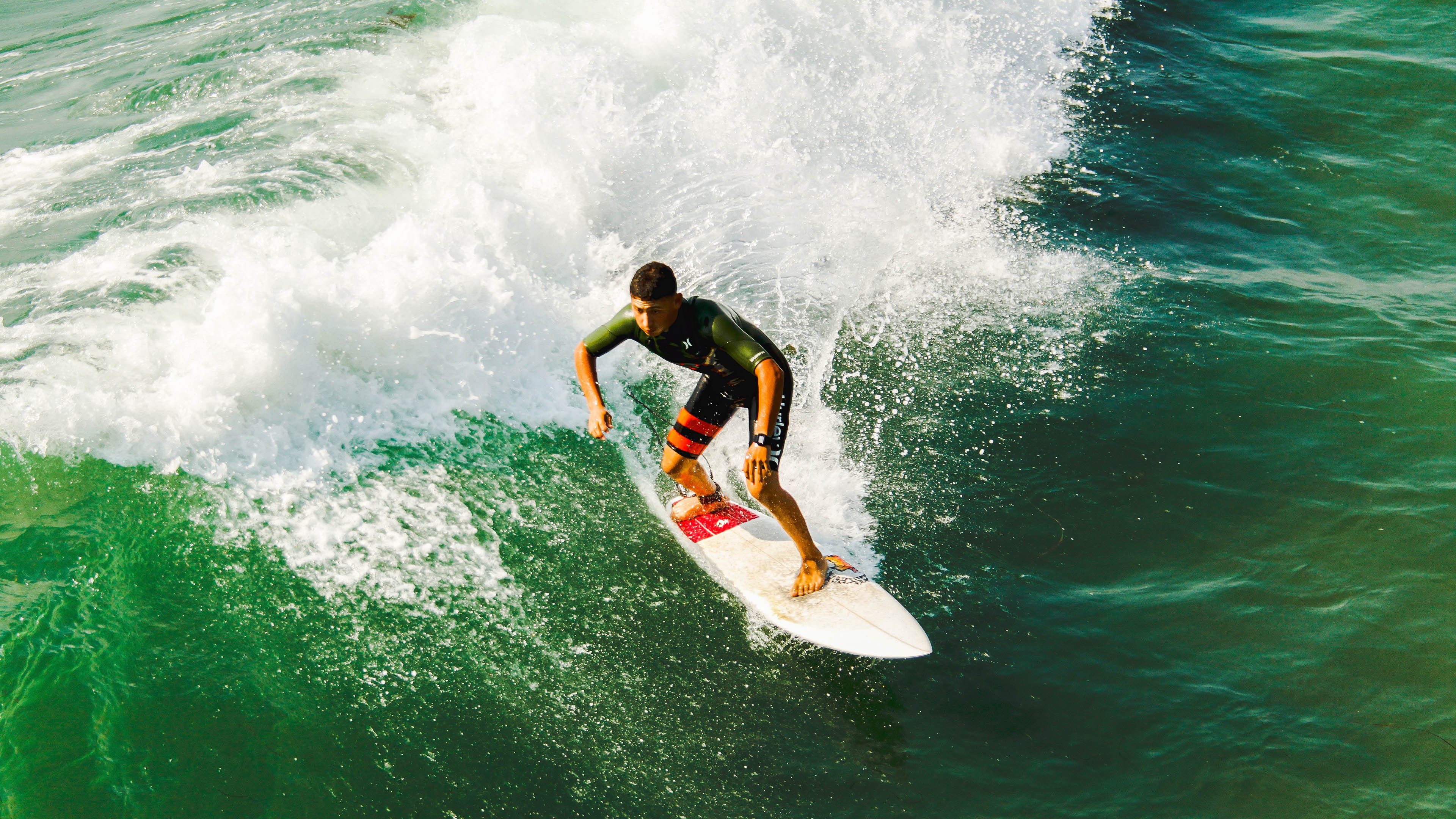 广州队轻取马刺,郭艾伦惊艳四座,一场跨越文化的篮球对话